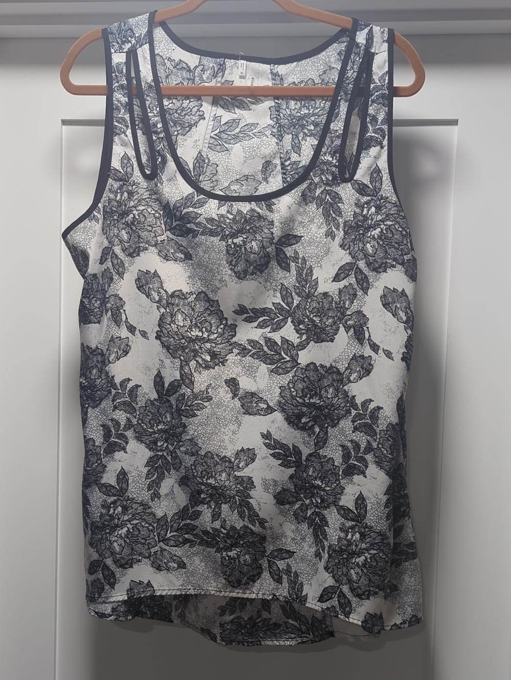 Studio Y Black and White Floral Tank Top